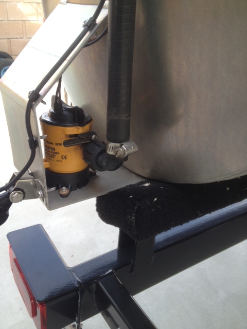 livewell pump mount 2.JPG