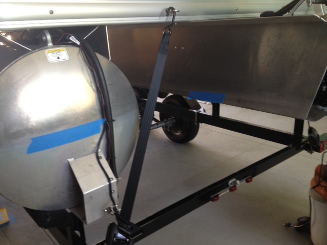 transom pontoon water line.JPG