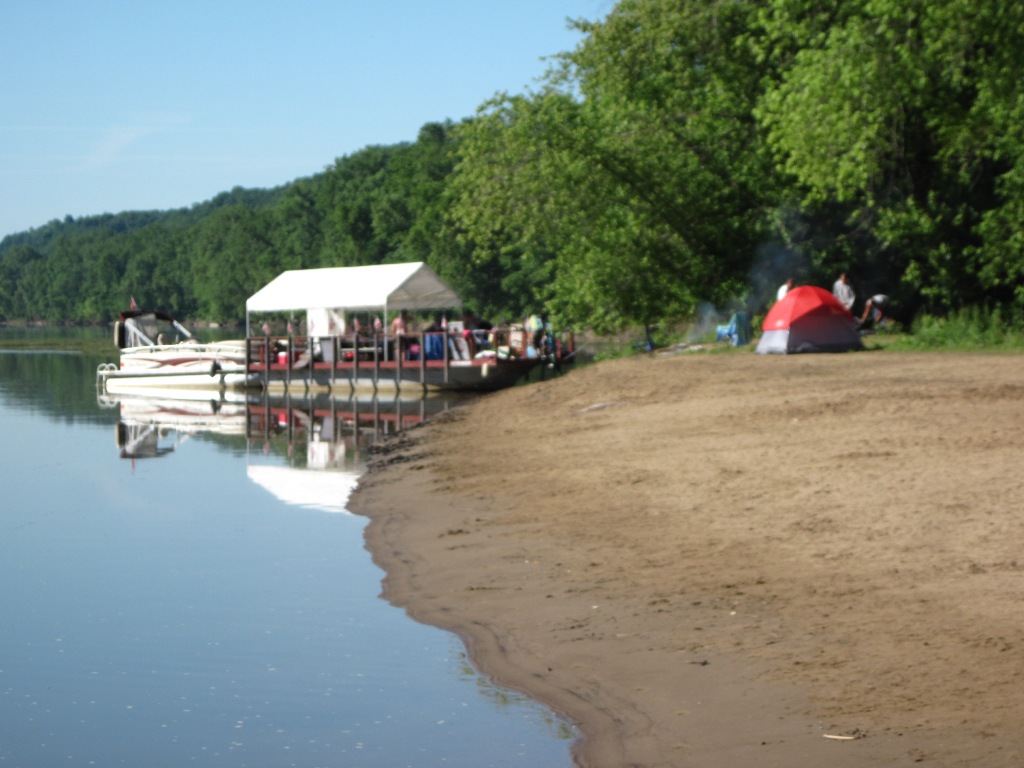 Pontoon Raft 01.jpg