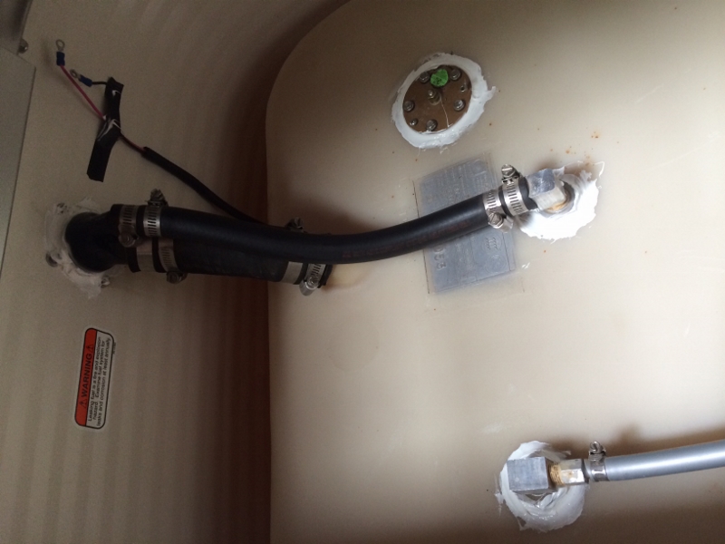 Calking Fuel Tank 2 (800x600).jpg