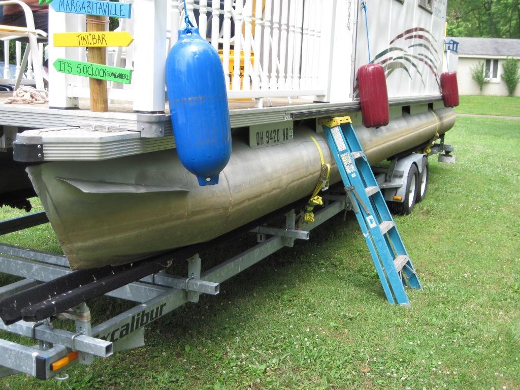 pontoon boat trailer , billboard 001.JPG