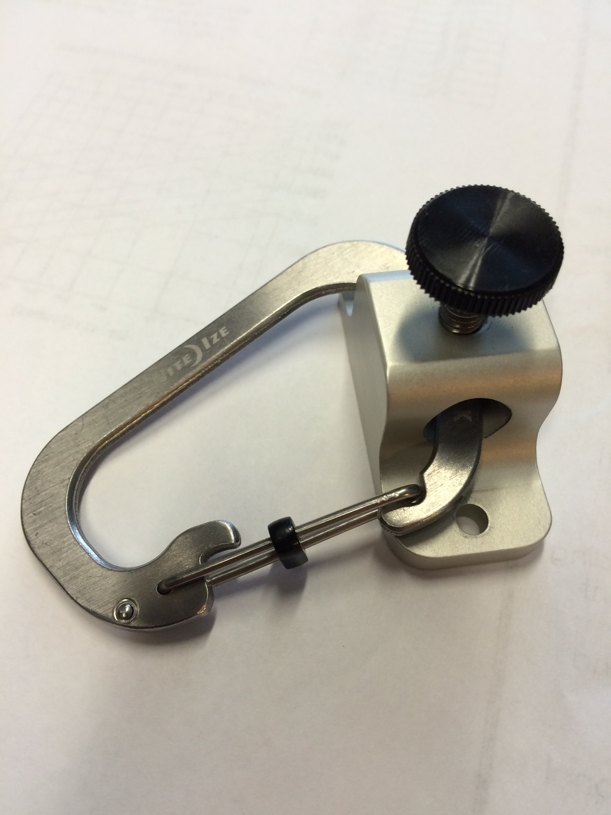 carabiner in ezfender.jpg