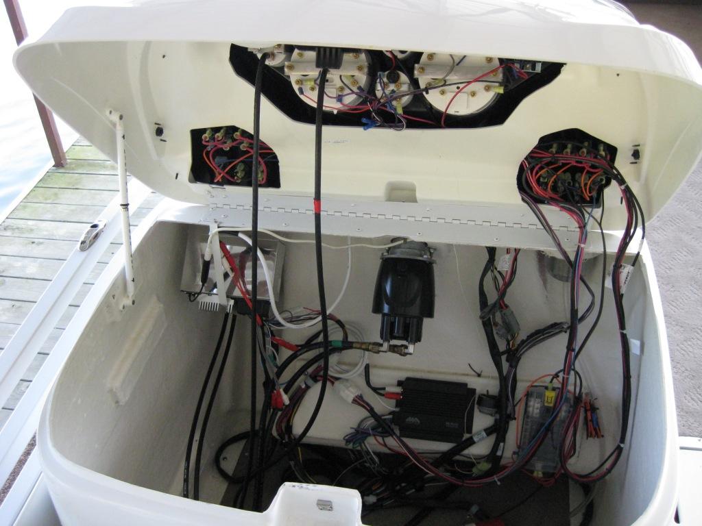 Neptoon Sunlounger inside console.JPG