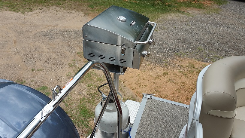 Pontoon grill1.jpg