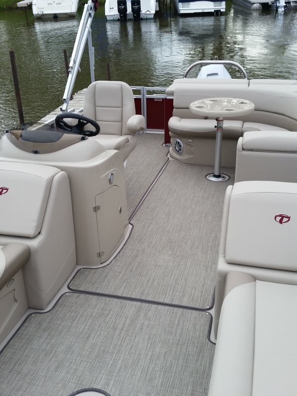 2016-05-16 17.17.39 interior looking to stern 2 (600x800).jpg