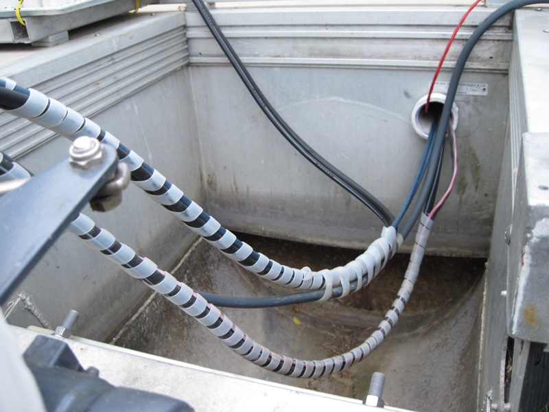 pontoon_transom.jpg